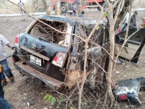 Bawumia's Convoy involved in Accident, one dead A Road Traffic Accident involving three military officers said to be part of the advance team of Vice President Dr. Mahamudu Bawumia has claimed the life of one person while two others are currently in critical conditions. The accident occurred on Thursday February 10, 2022 between the hours of 4:30pm and 5:00pm at Kablikpe - a village near Buipe in the Northern Region. It was not exactly clear where they were heading to but sources say they were on their way to make arrangements for a visit by Dr Bawumia. According to our source, the driver of the vehicle - a black Toyota with registration number GR 7129 - 17, one Sgt Zowornu died on the spot when the vehicle veered off the main road linking Buipe to Tamale and run into some wood lots along the road. The two officers on board including Major Hanson Adu Kofi sustained serious head injury while Captain Badaweh Sabastian got seriously wounded in the head and neck. They have both been sent to the Tamale Teaching Hospital for treatment. The deceased Sgt Zowornu has since been airlifted to the 37 Military morgue. More details soon.
